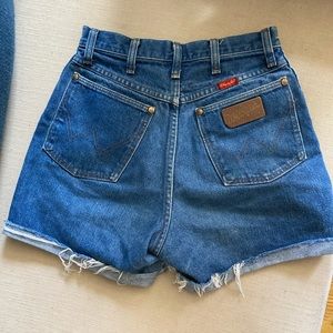 WRANGLER JEAN SHORTS!